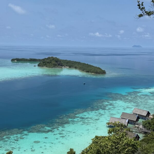 Bawah Reserve, Indonesien