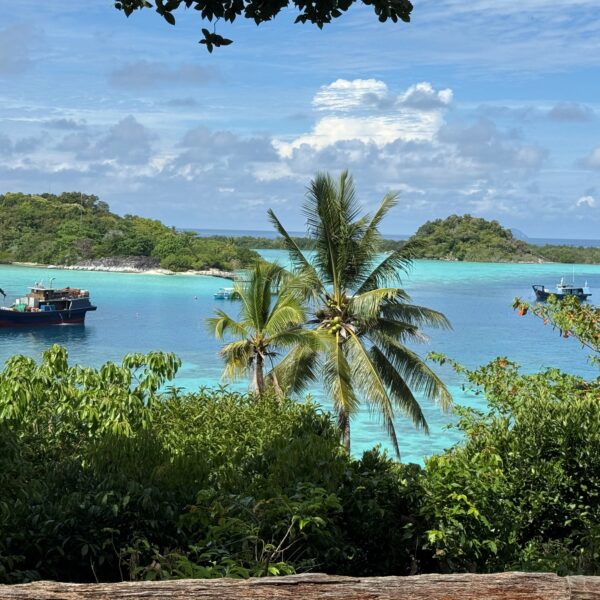 Bawah Reserve, Indonesien